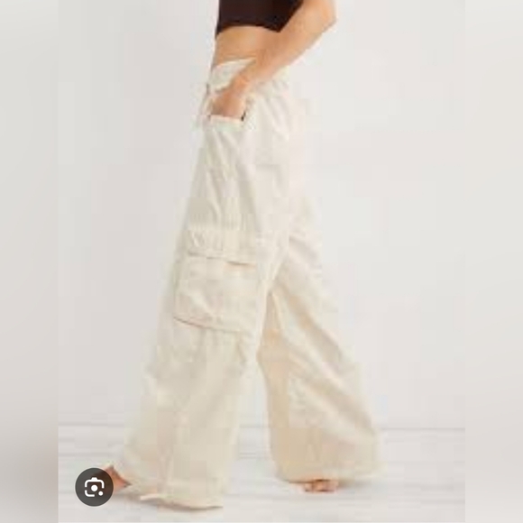 aerie Pants - Aerie High Waisted Go-For-It Baggy Cargo Pant in‎ Toasted Coconut Size L